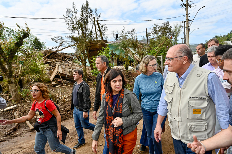 Alckmin visita área devastada por desastre natural