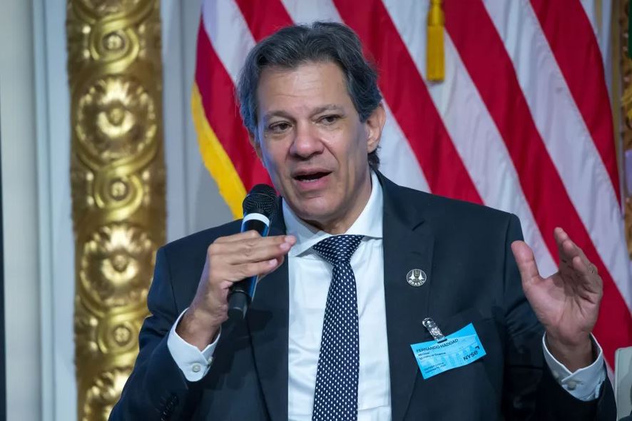 Fernando Haddad: Ministro da Fazenda em Discurso Internacional