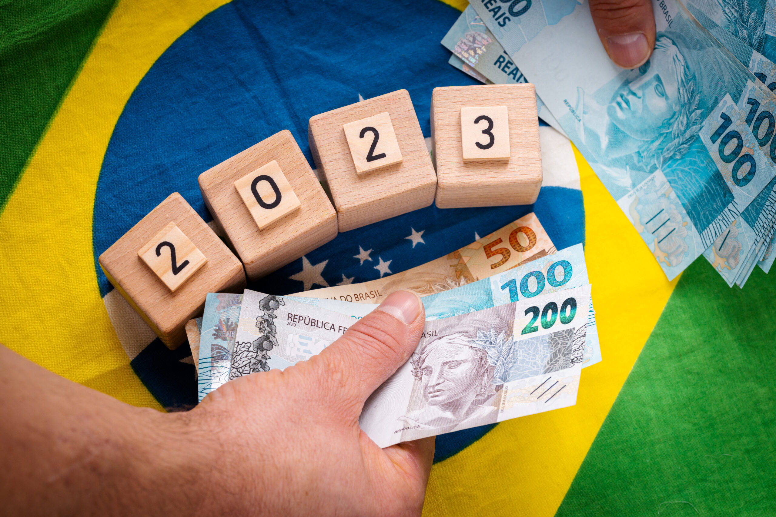 Brasil 2023: Economia, Dinheiro e Perspectivas do Real