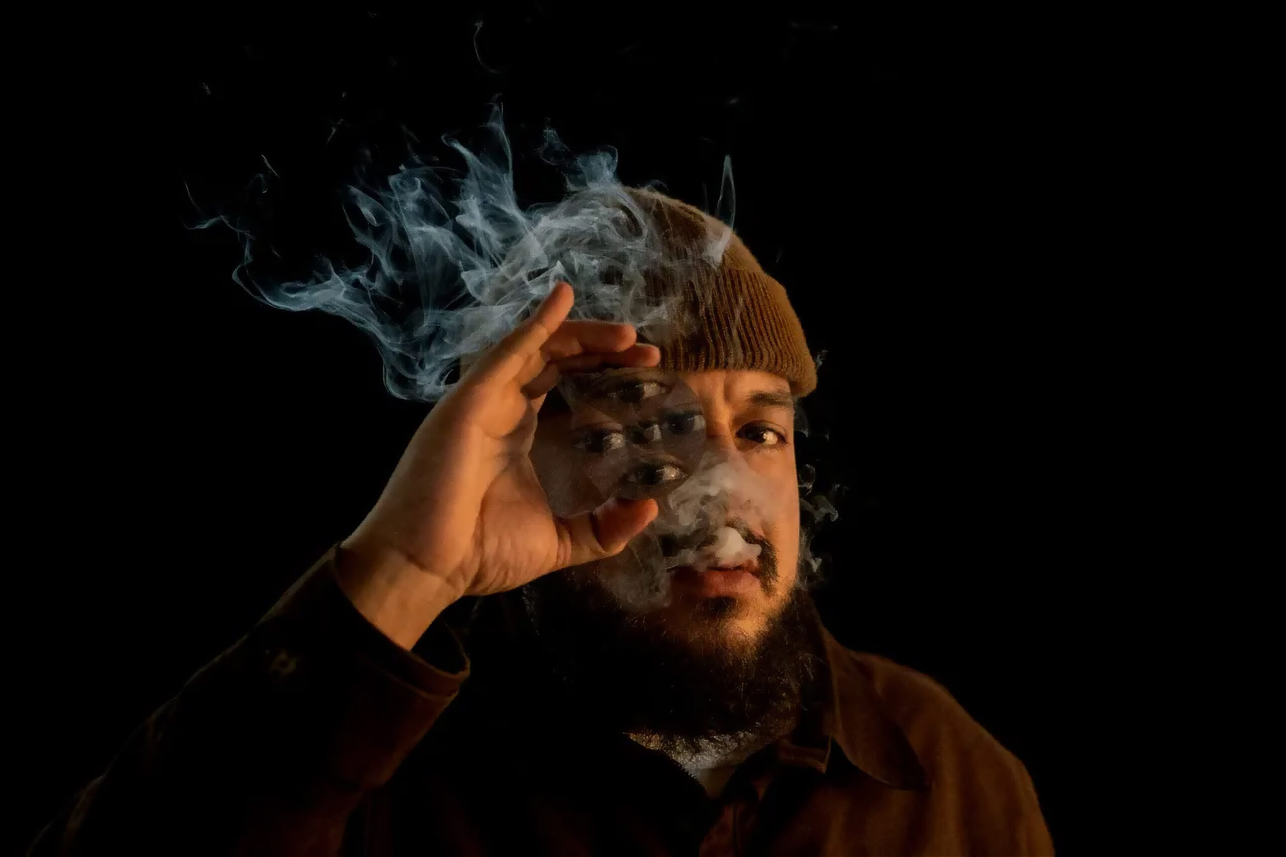 Percepção Alterada: Fumaça, Olhar e Identidade