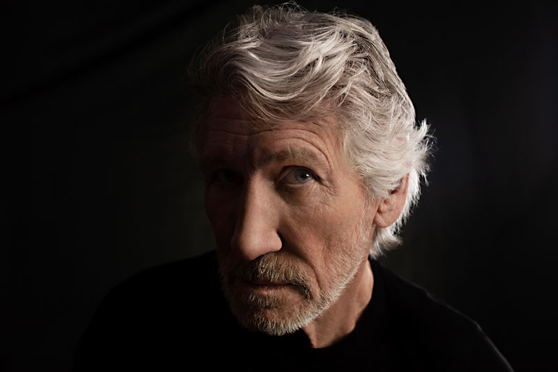 Roger Waters: Retrato Intenso e Pensativo