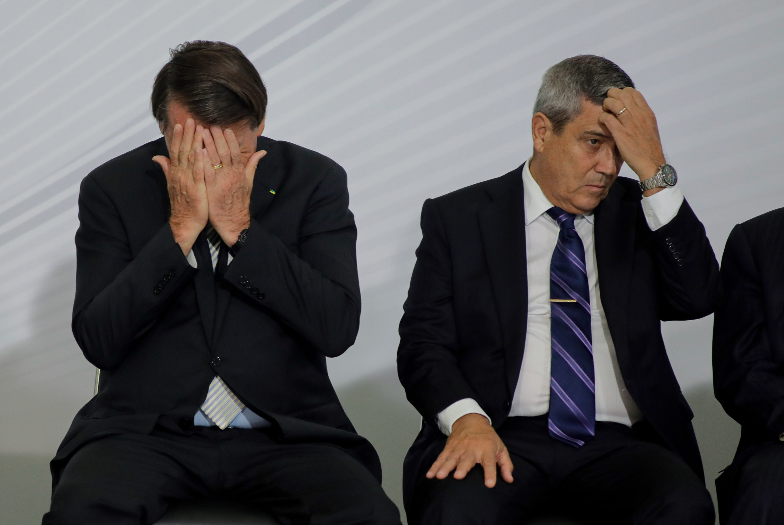 Lideranças Políticas em Desânimo e Reflexão