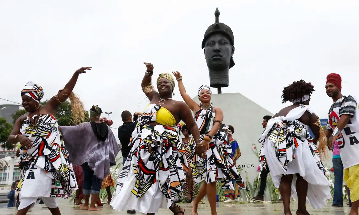 Celebração Vibrante da Cultura Afro-Brasileira e Ancestralidade