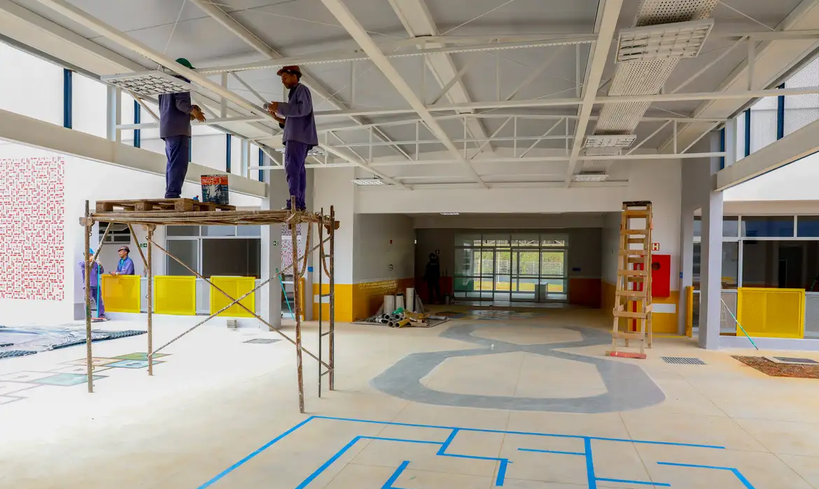 Construindo o Futuro: Investimento Social e Trabalho