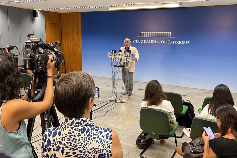 Coletiva de Imprensa: Chanceler fala à mídia no Itamaraty