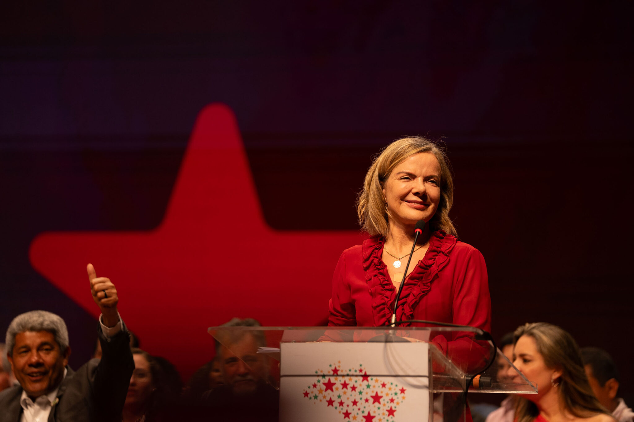 Liderança Feminina: Discurso e Engajamento em Evento Político