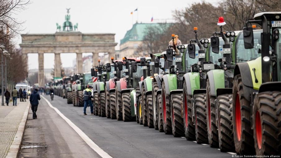 Protesto de Tratores em Berlim: Portão de Brandemburgo