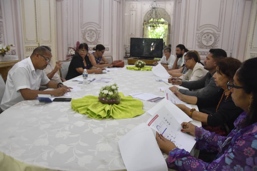 Reunião de Trabalho e Planejamento: Discussão Colaborativa