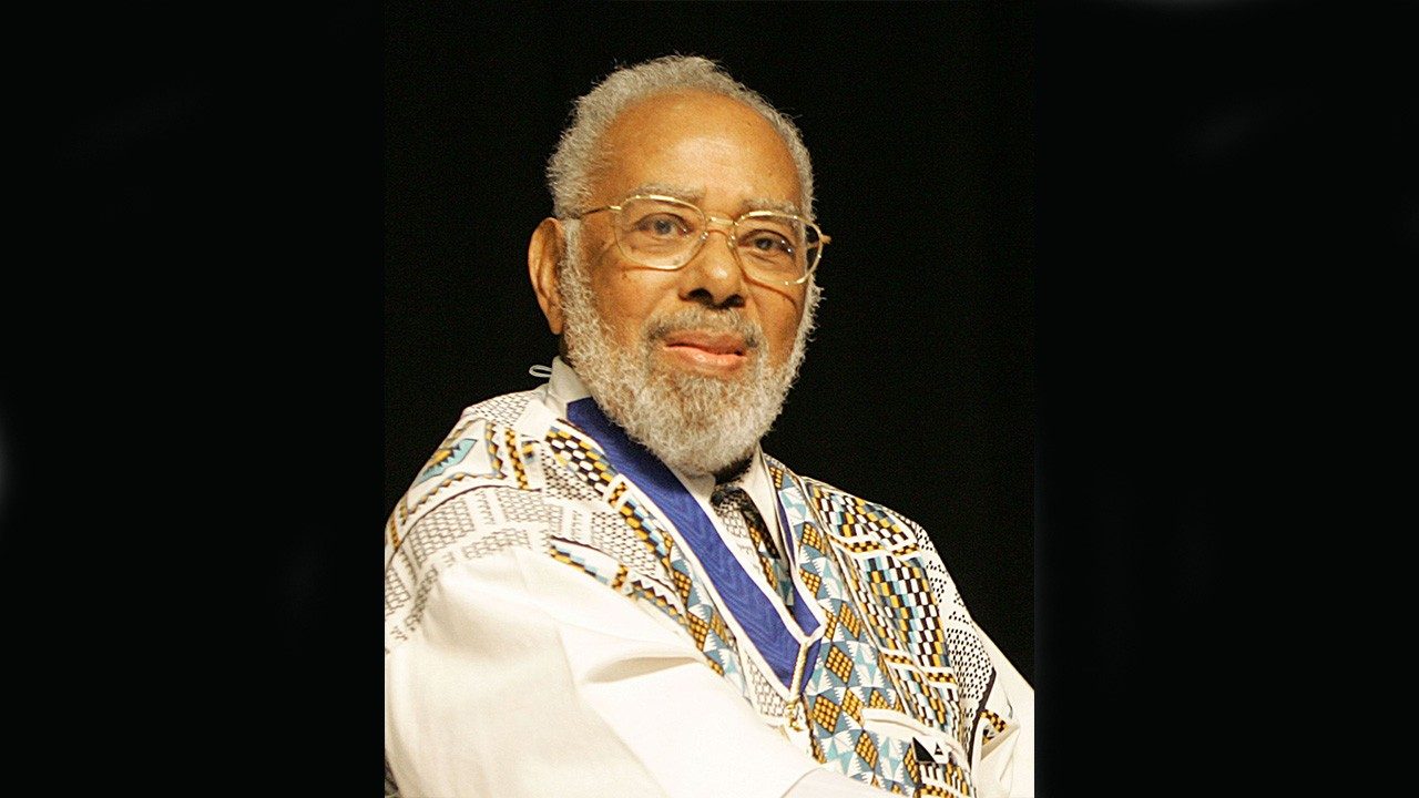 Intelectual Negro: Sabedoria e Dignidade em Retrato