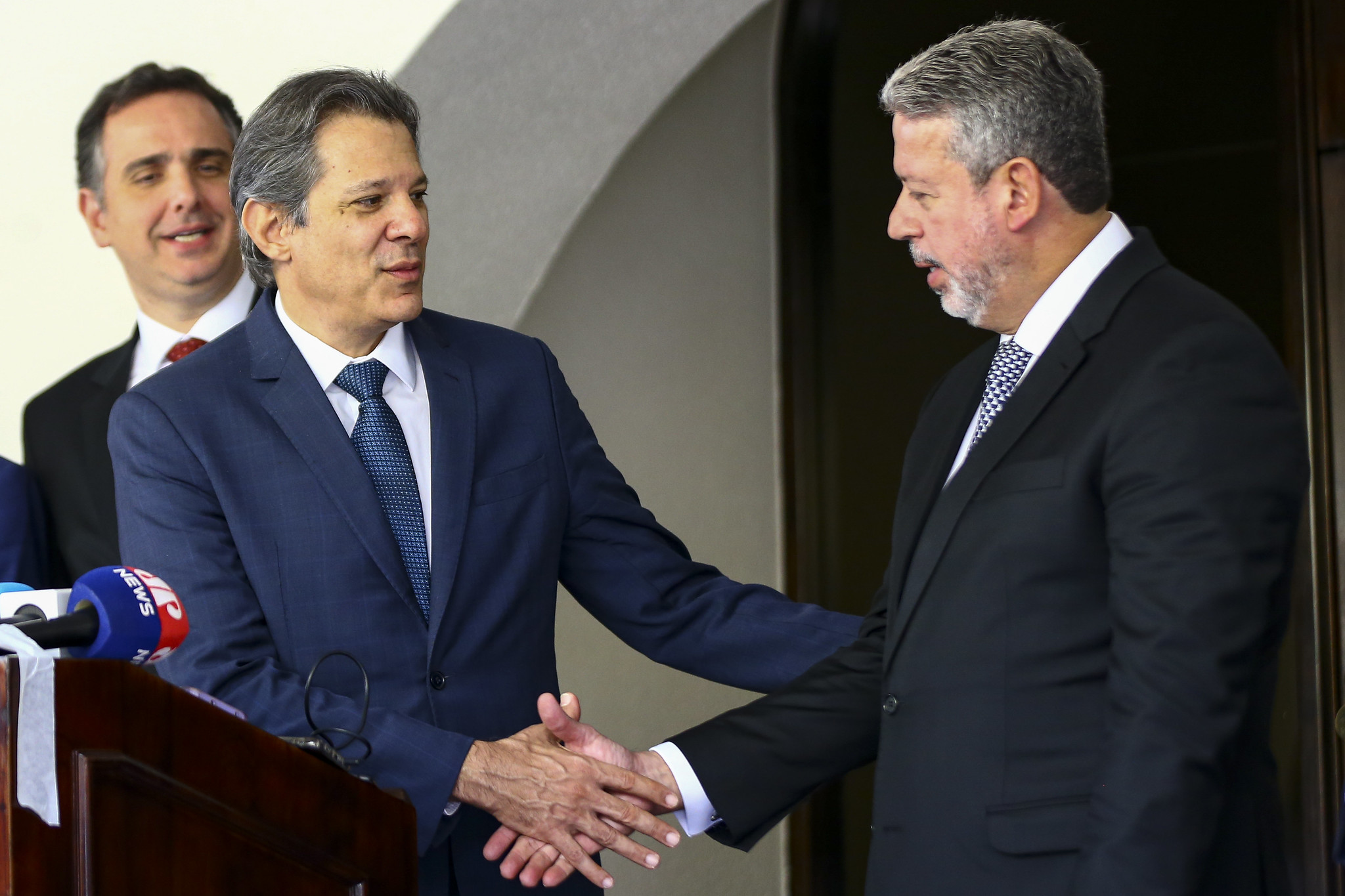 Haddad e Vieira: Diplomacia e Governo Brasileiro