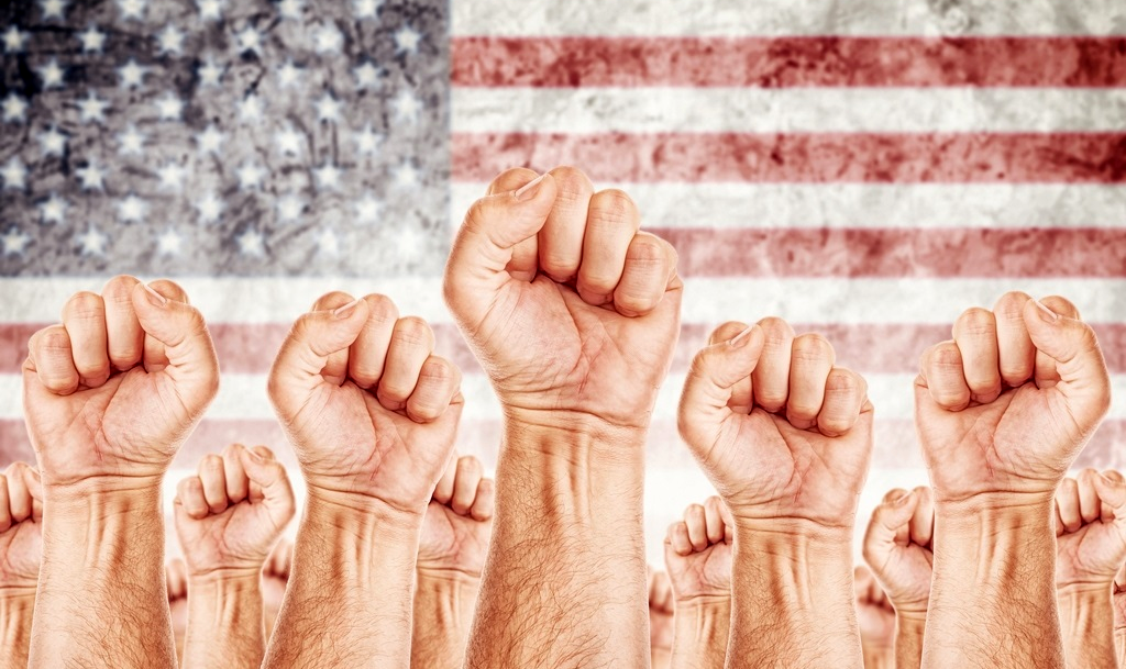 Punhos Erguidos: Protesto e Resistência sob a Bandeira Americana