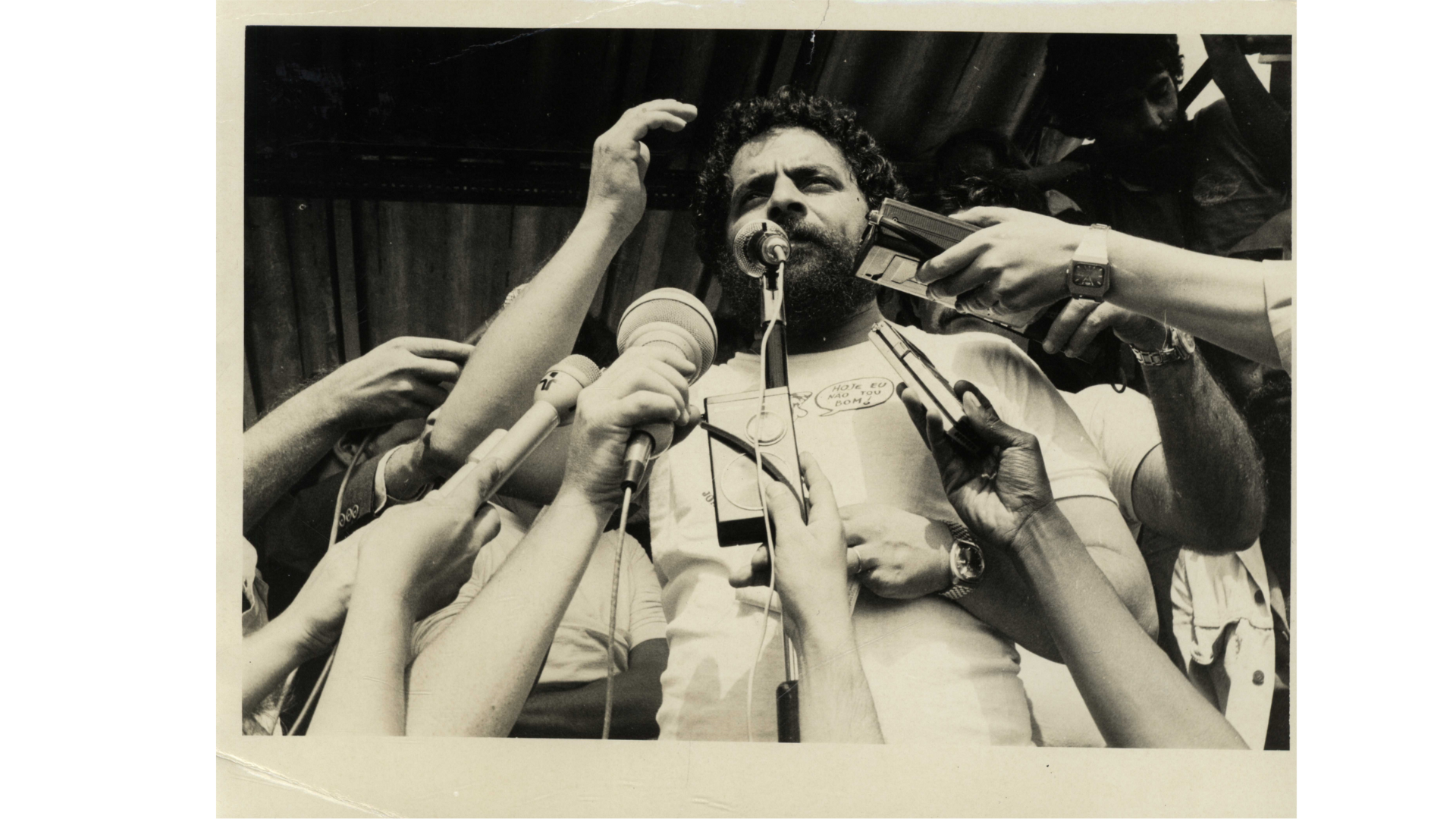 Lula em coletiva de imprensa: voz, mídia e política