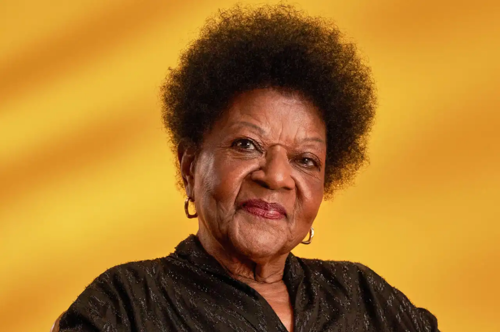 Foto:Divulgação/AlmapBBDO 
Legnda: Alaíde Costa, pioneira da Bossa Nova homenageada pela Johnnie Walker em campanha da AlmapBBDO (Foto: Divulgação/AlmapBBDO) 
