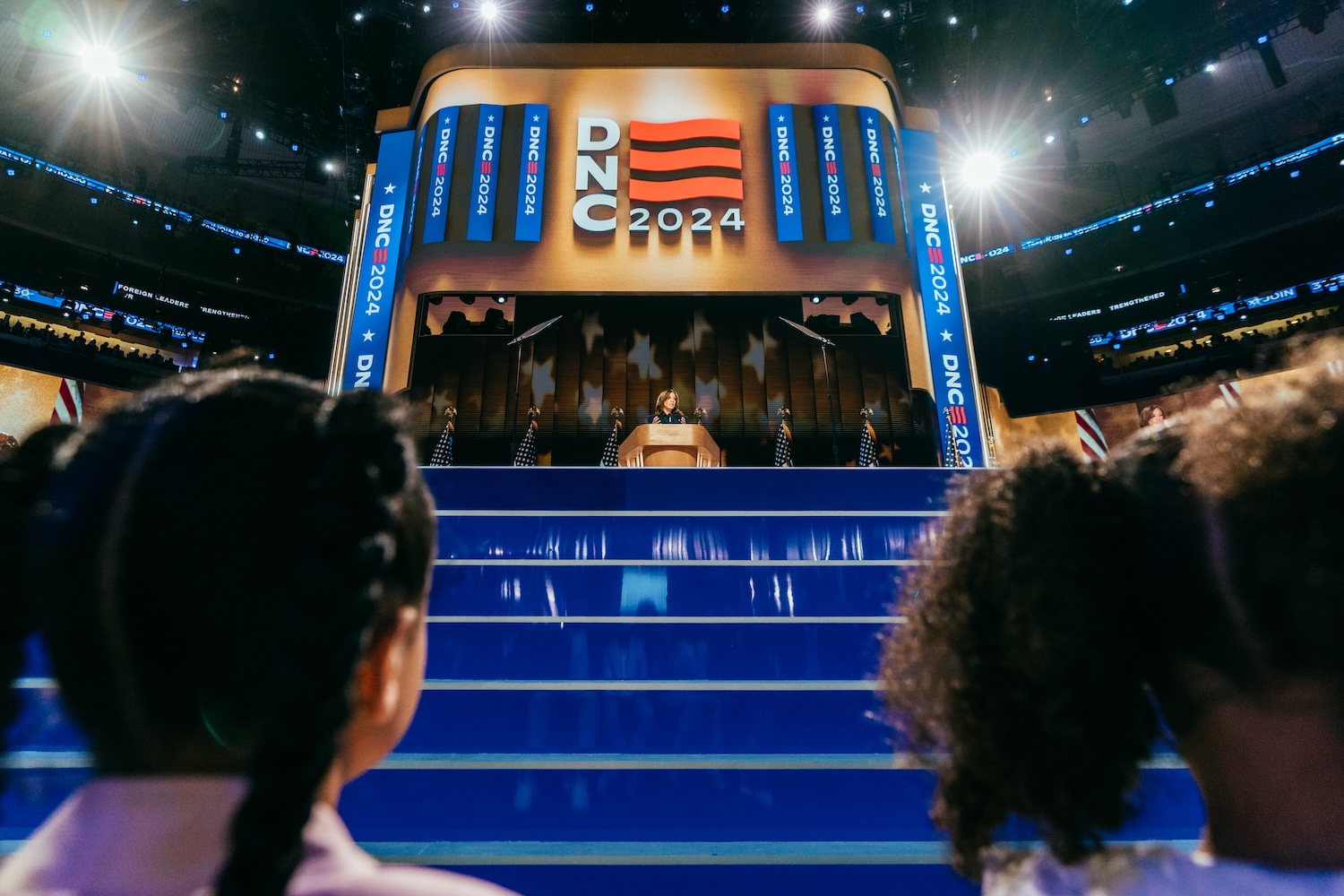 Convenção DNC 2024: Vozes da Democracia em Destaque