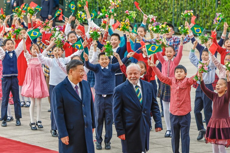 Lula e Xi: Crianças Celebram Amizade Brasil-China
