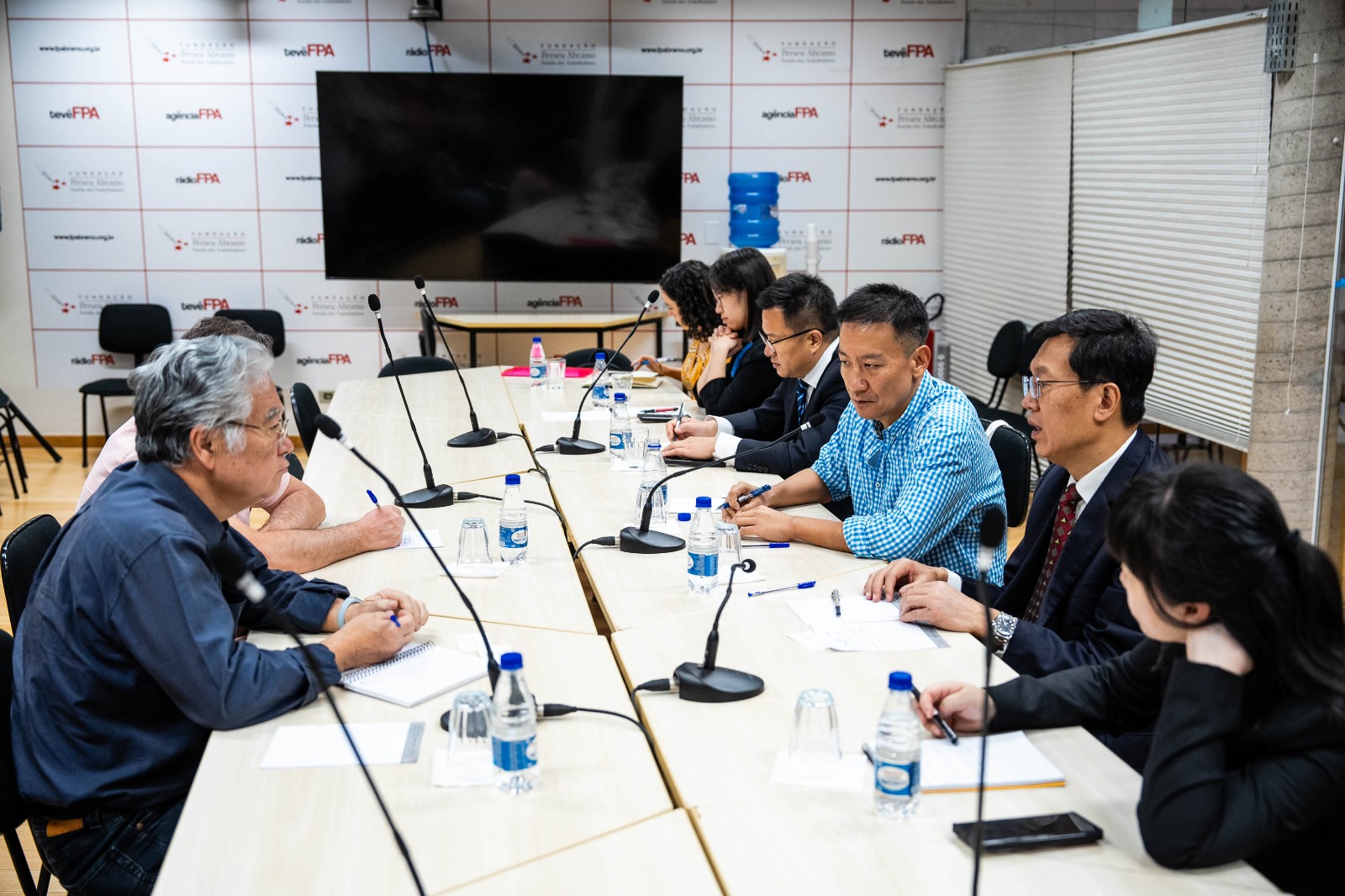 Delegação do Centro de Cooperação Econômica da China visita Fundação Perseu Abramo