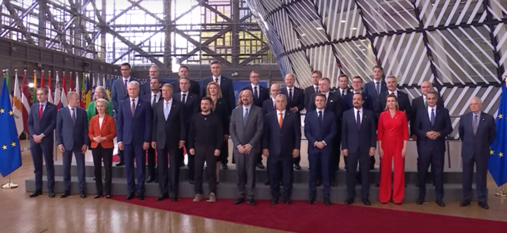 Líderes Europeus e Zelenskyy em Cúpula da União Europeia