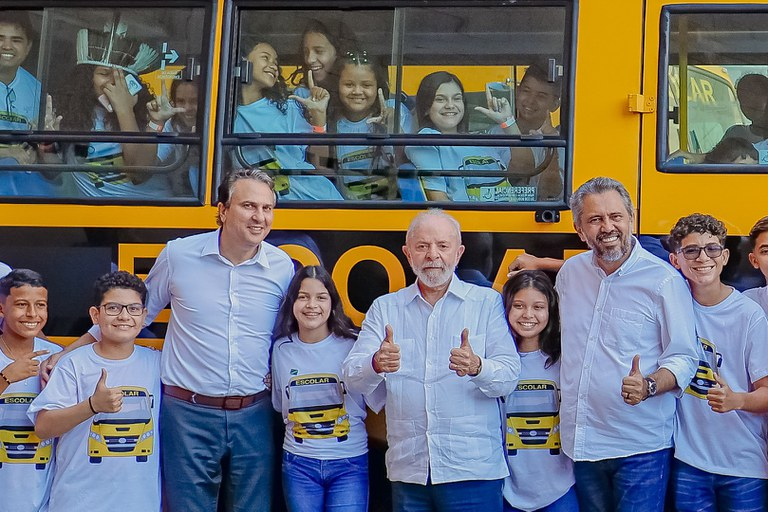 Transporte: entrega do governo beneficiará mais de 13 mil estudantes do Ceará