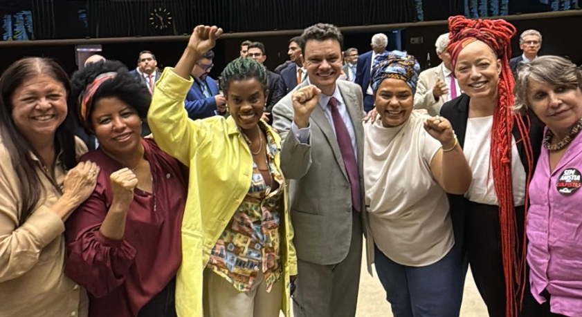 Câmara aprova cotas no serviço público para pessoas pretas, pardas, indígenas e quilombolas