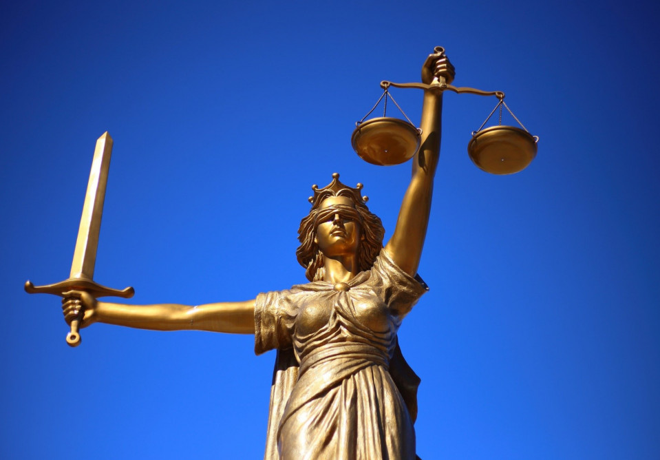 Estátua da Justiça: Símbolo de Equidade e Lei