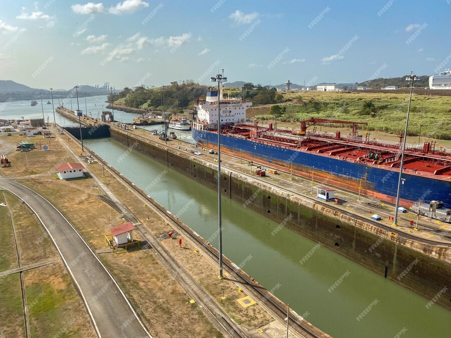 Canal do Panamá: Engenharia e Comércio Global
