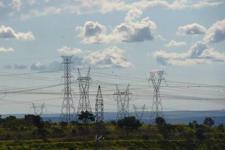Torres de energia: infraestrutura e paisagem.