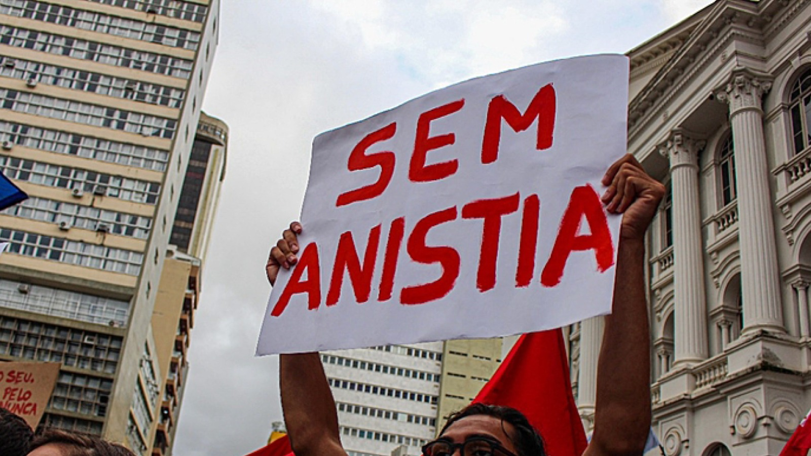 Manifestação "Sem Anistia": Grito por Justiça e Memória