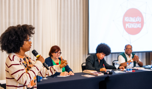 Debate "Reconexão Periferias" em evento da Fundação Perseu Abramo