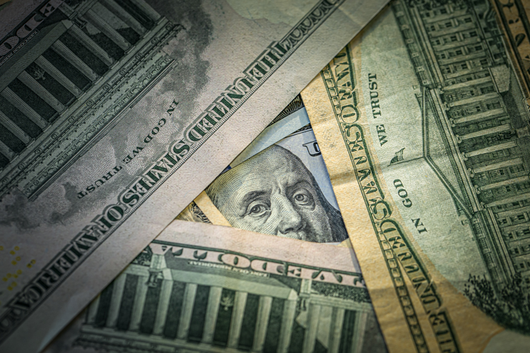 Olhar de Franklin: Capital Oculto em Dólares