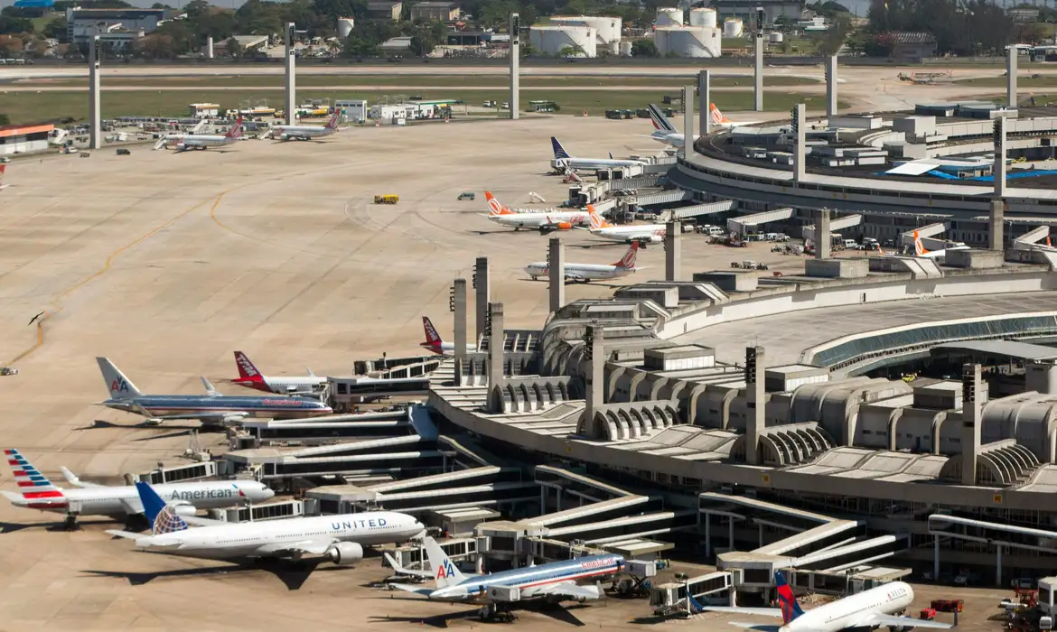 Aeroporto Internacional: Movimento Aéreo e Conectividade Global
