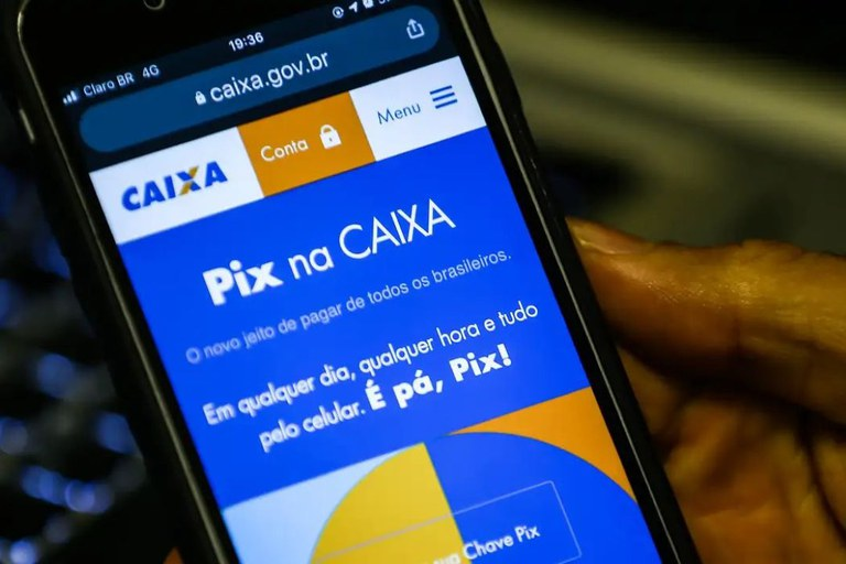 Pix na CAIXA: Modernidade Financeira no Celular