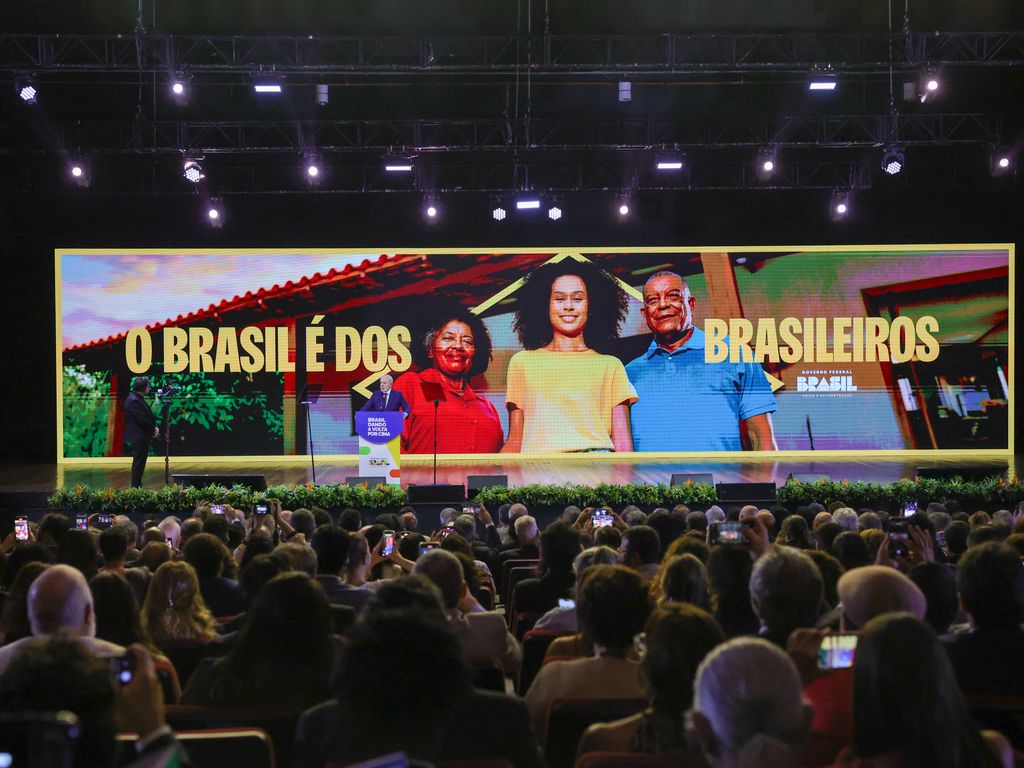 "O Brasil é dos Brasileiros": Evento Governamental de Reconstrução Nacional
