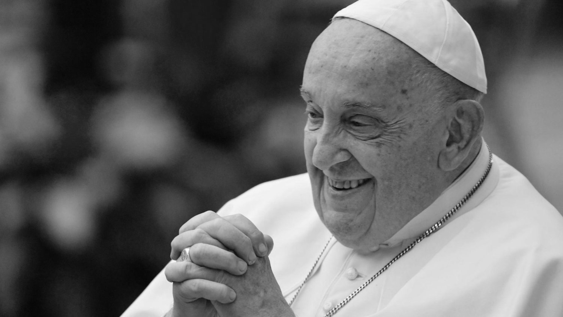 Papa Francisco: Sorriso de Esperança e Acolhimento
