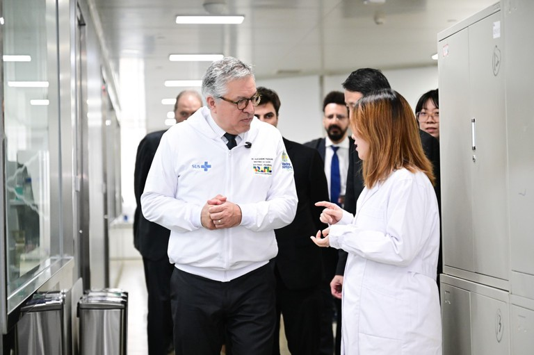 Acordos com empresas chinesas impulsionam indústria da saúde no Brasil