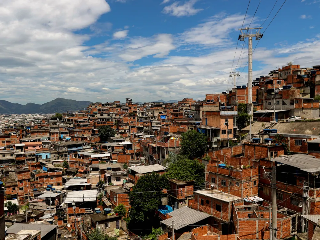 Favela Carioca: Realidade Urbana e Teleférico