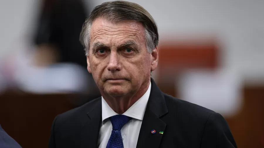Frente a frente com Moraes, Bolsonaro pede desculpas, nega golpe e diz ser “carta fora do baralho”