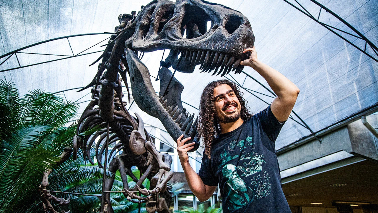 Biólogo Pirula sofre AVC e segue internado em UTI; amigos organizam ajuda financeira para tratamento