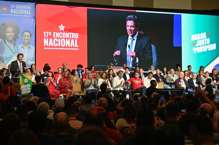 Haddad, no 17º Encontro Nacional do PT: “Quem vai pagar a conta é o rico no IR”