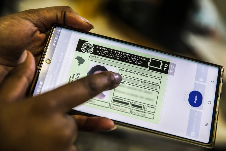 CNH Digital no Celular: Tecnologia e Desburocratização