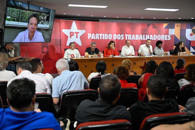 Encontro Político PT com Participação Remota de Haddad