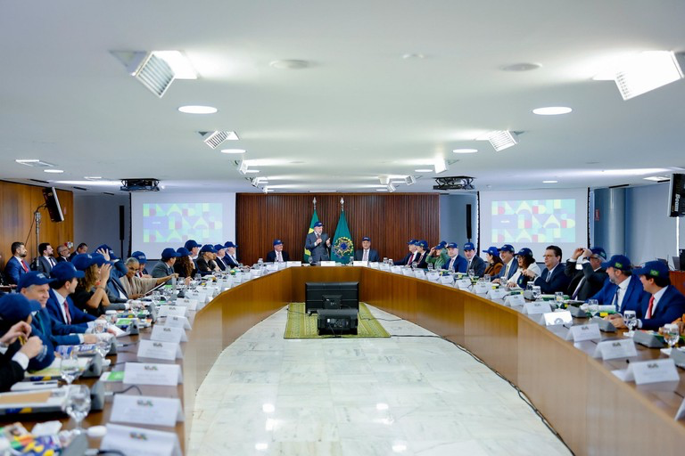 Lula defende soberania e mudanças na governança global em reunião ministerial