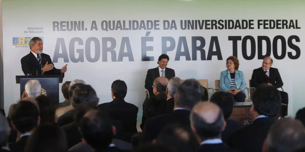 PROGRAMA DE APOIO A PLANOS DE REESTRUTURAÇÃO E EXPANSÃO DAS UNIVERSIDADES FEDERAIS (REUNI)