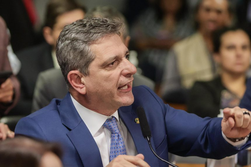 Senador Rogério Carvalho critica espetacularização da CPMI do INSS