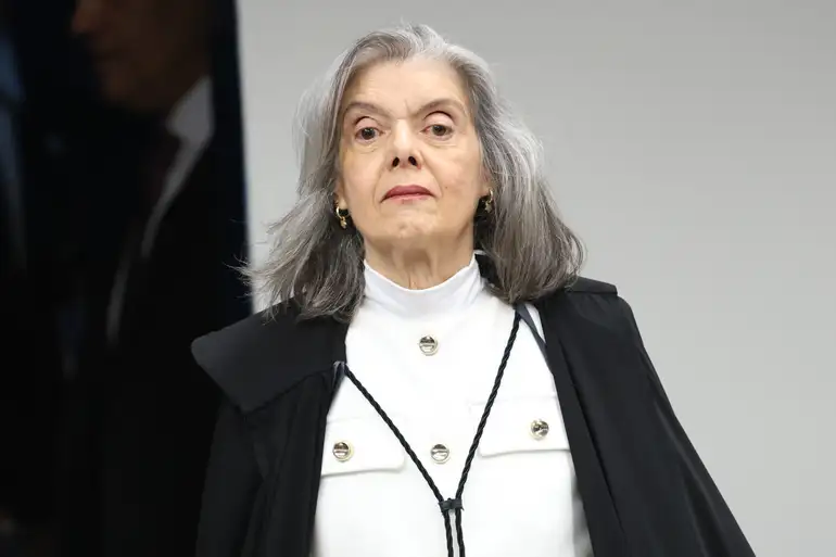 Julgamento: voto de Cármen Lúcia consolida maioria para condenação de Bolsonaro