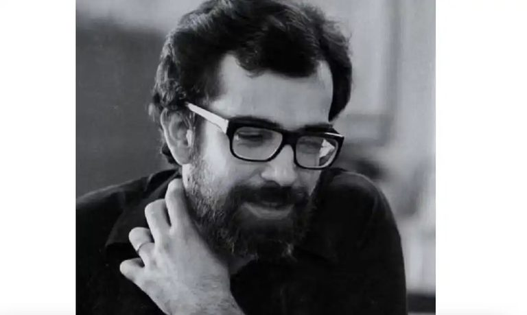 Retrato de Homem Barbudo com Óculos em Reflexão