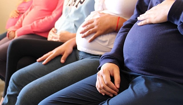 Ser mãe no Brasil é fator de risco social, aponta pesquisa 