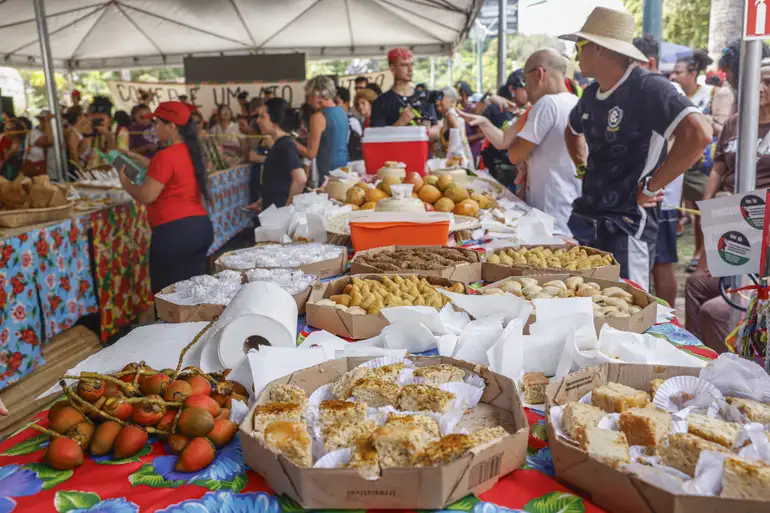 Feira Popular: Alimentos Artesanais e Cultura Local