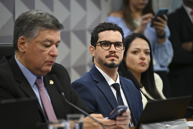 Encontro Político: Atenção e Deliberação
