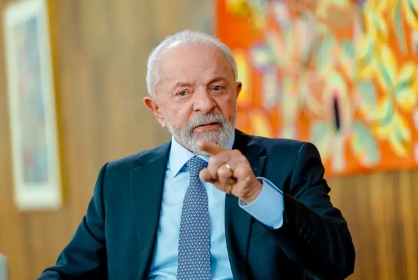 Lula em Discurso: Foco e Determinação