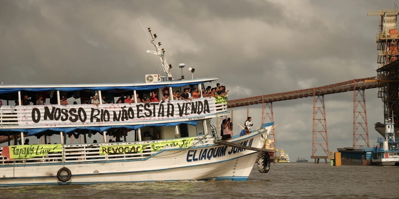 Protesto Amazônico: O Nosso Rio Não Está à Venda